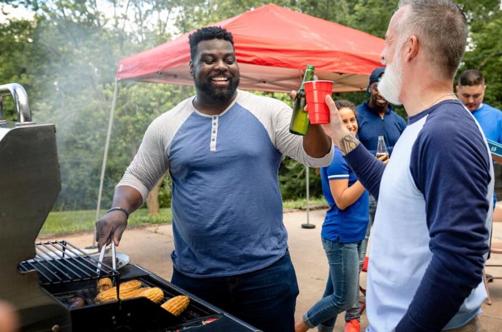 men-eat-cook-together - die living well
